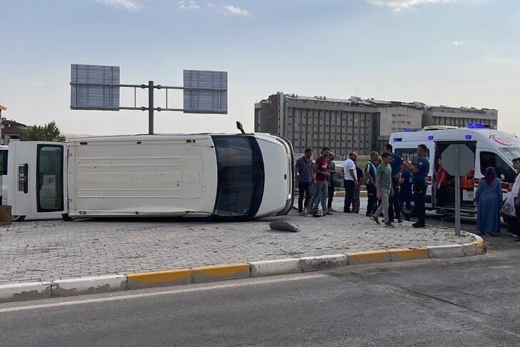 Elazığ'da minibüs ile otomobilin çarpıştığı kazada 5 kişi yaralandı G1