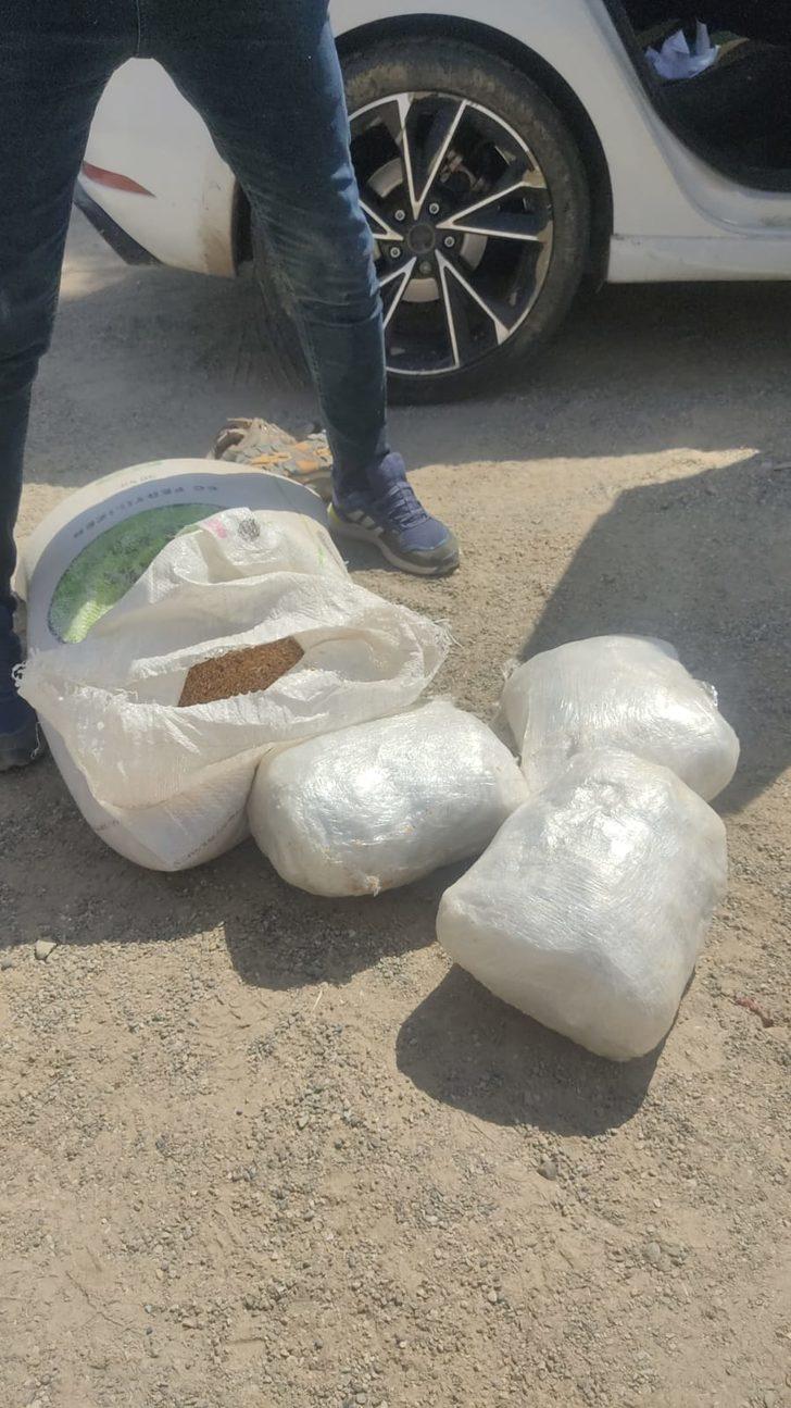 Diyarbakır'da buğday çuvalında uyuşturucu ele geçirildi G5