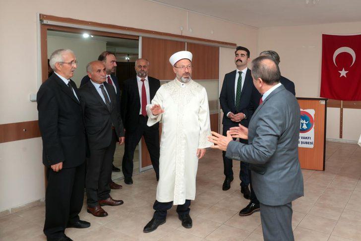 Diyanet İşleri Başkanı Erbaş, Sivas'ta Ali Baba Cemevi'ni ziyaret etti G2