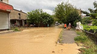 Bartın'da çok sayıda ev ve iş yerini su bastı! Vali Arslan: Meteoroloji verilerimiz daha düşüktü