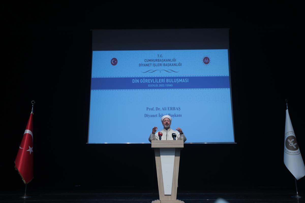 Diyanet İşleri Başkanı Erbaş, Sivas'ta din g&ouml;revlileriyle bir araya geldi: