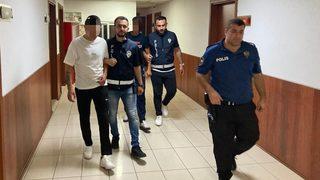 Kocaeli'de bir kişiyi silahla yaralayan 2 zanlı tutuklandı