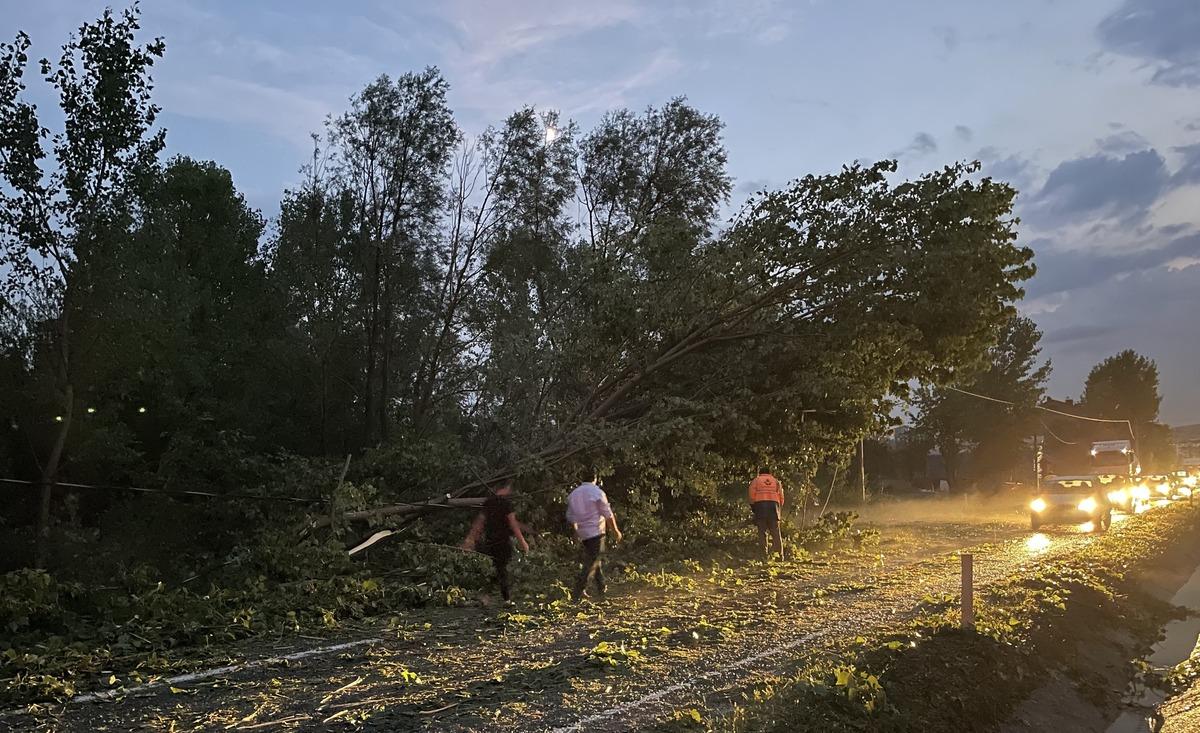 G&Uuml;NCELLEME - Kastamonu'da sağanak ve dolu hayatı olumsuz etkiledi