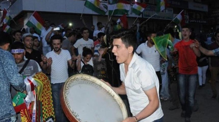 Bakan Cevdet Yılmaz kıl payı Meclis’e girdi