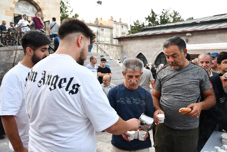 Diyanet İşleri Başkanı Erbaş, Sivas'ta tarihi Ulu Cami'de sabah namazını kıldı: G5
