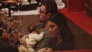 Cafede Mutlu Bir Aile