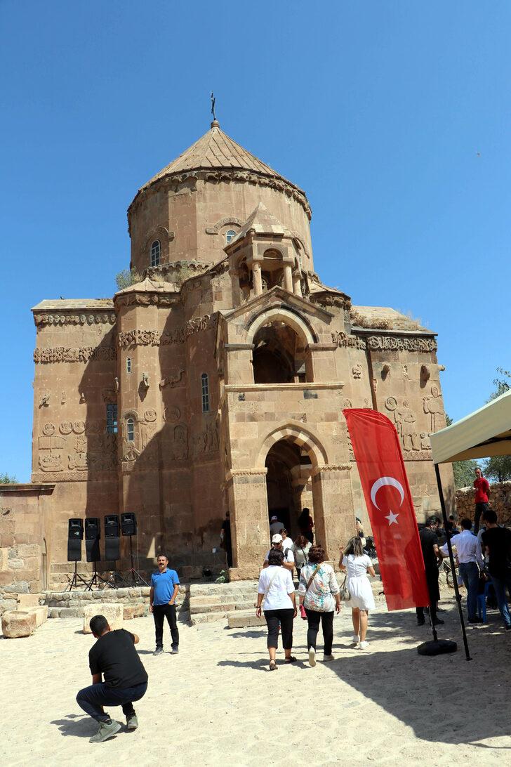 Ermeniler için büyük öneme sahip! Tarihi Akdamar Kilisesi'nde 10'uncu ayin G5