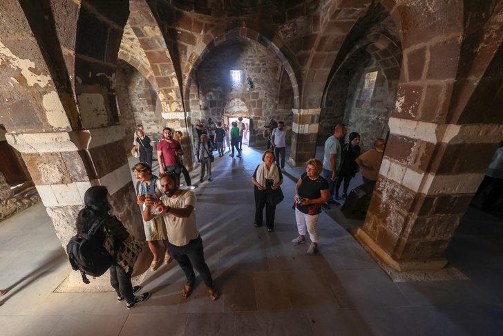 Akdamar Kilisesi'ndeki 10. ayin başladı G5