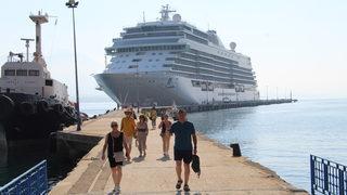 Alanya'ya Seven Seas Explorer ile 324 turist geldi