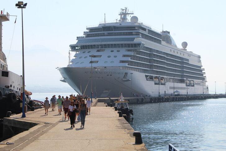 Alanya'ya "Seven Seas Explorer" ile 324 turist geldi G2