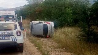 Karabük'te devrilen otomobildeki 3 kişi yaralandı