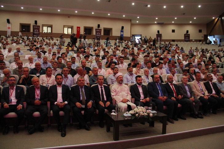 Diyanet İşleri Başkanı Erbaş, Sivas'ta 19. İmam Hatipliler Kurultayı'nda konuştu: G1