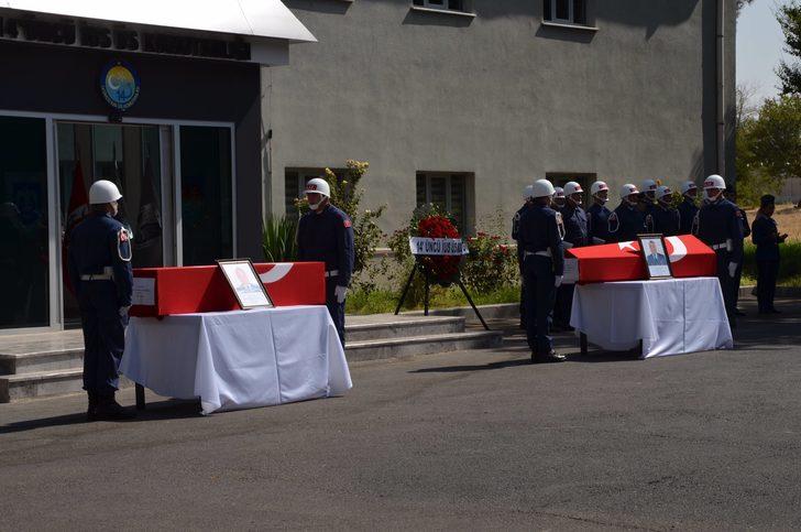 Batman'da yelken kanadın düşmesi sonucu hayatını kaybeden 1'i emekli 2 asker için tören G3