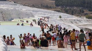Pamukkale'nin ziyaretçi sayısında yüzde 64'lük artış