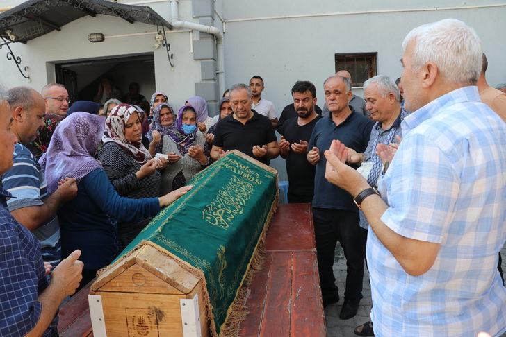 Yeni görev yerine giderken kazada yaşamını yitiren öğretmenin cenazesi Isparta'da toprağa verildi G2