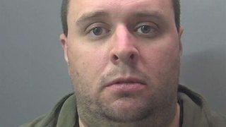 Telefonunda keşfedilenler mide bulandırdı! Akla gelmeyecek yerlere kamera yerleştirip...