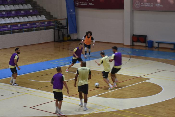 Belçika'nın RSCA Anderlecht Futsal Takımı Afyonkarahisar'da kamp yaptı G2