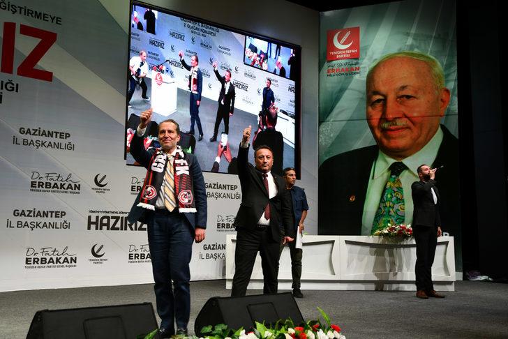 Yeniden Refah Partisi Genel Başkanı Erbakan, Gaziantep'te partinin il kongresine katıldı: G2