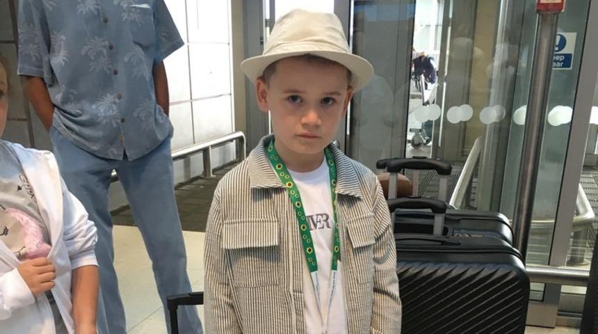 Güpegündüz otelin havuzunda cinsel ilişkiye girdiler! Onları gören otistik çocuğu...