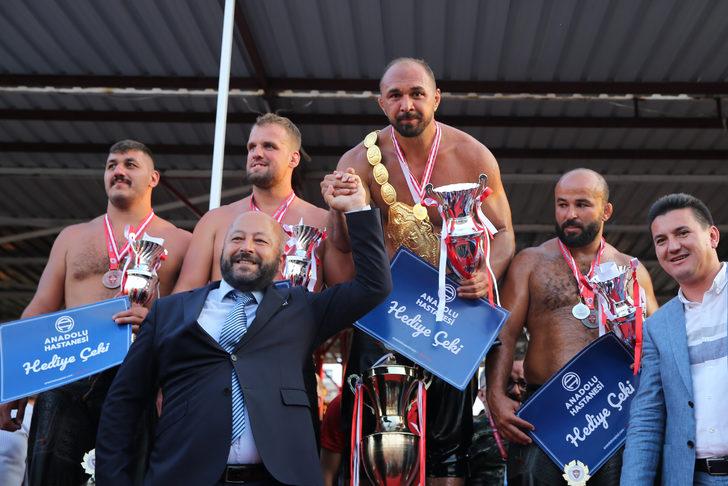 670. Tarihi Elmalı Yağlı Güreşleri'nin başpehlivanı Ali Gürbüz oldu G2