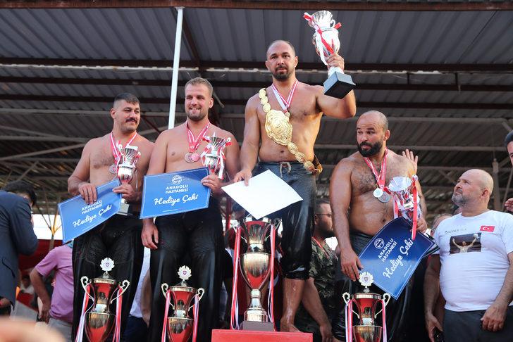 670. Tarihi Elmalı Yağlı Güreşleri'nin başpehlivanı Ali Gürbüz oldu G3