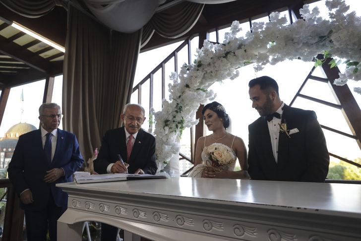 Kılıçdaroğlu partisinin fotoğrafçısı Kaya'nın nikahına katıldı G1