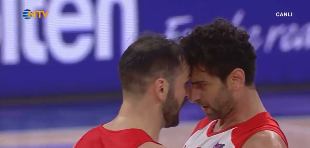 Son dakika: A Milli Basketbol Takımımıza &ccedil;irkin saldırı! G&uuml;rcistan ma&ccedil;ında skandal olay...