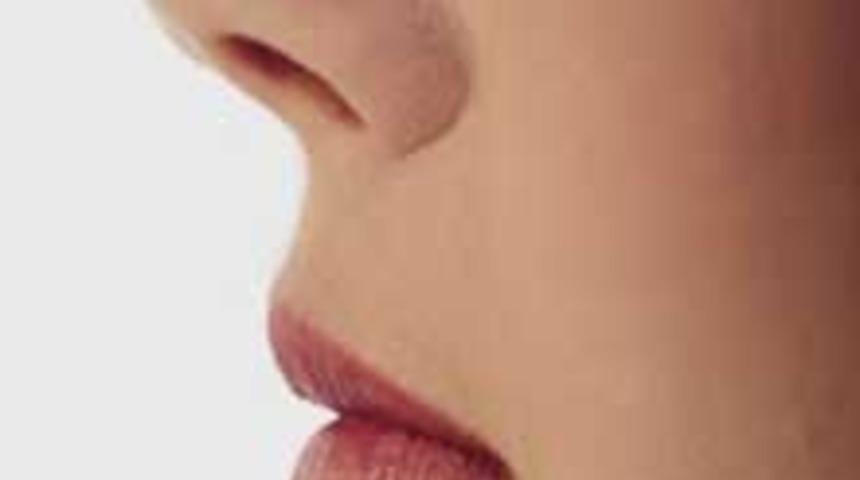 K&uuml;&ccedil;&uuml;k Burun G&uuml;zel Burun Mu?