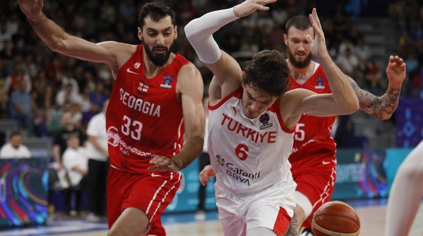 12 Dev Adam, EuroBasket'te son 16'yı garantiledi!