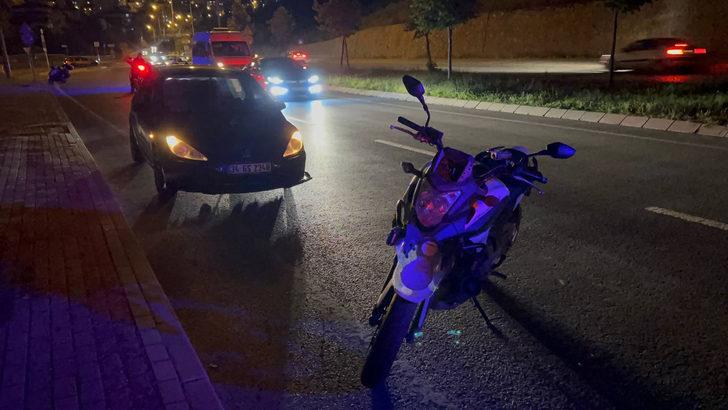 Kocaeli'de otomobilden fırlayan tekerin çarptığı motosikletteki 2 polis yaralandı G2