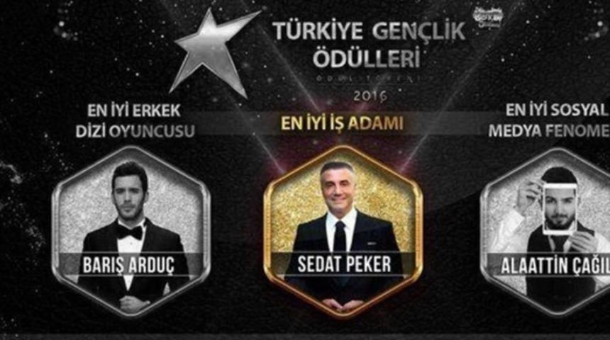 Türkiye Gençlik Ödülleri etkinliğinde Sedat Peker'e "En iyi iş adamı" ödülü