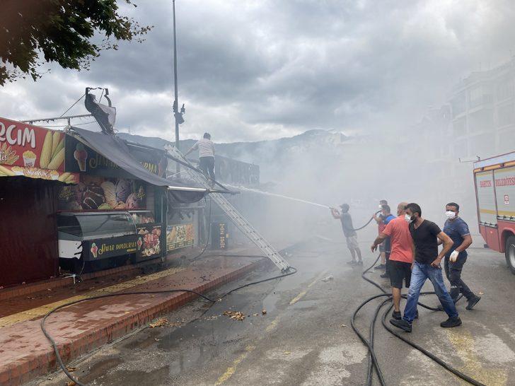 Bartın'da 2 kafe ve 3 büfe yangında kullanılamaz hale geldi G2