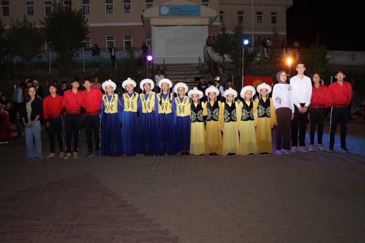 Van'daki Kırgız Türkleri ülkelerinin 31. bağımsızlık yıl dönümünü kutladı G5