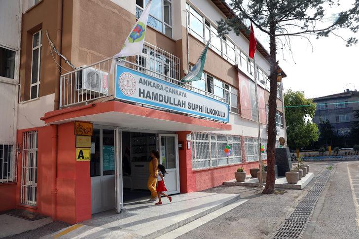 Bakan Özer, uyum eğitiminin ilk gününde veliler ve öğretmenlerle bir araya geldi: G1