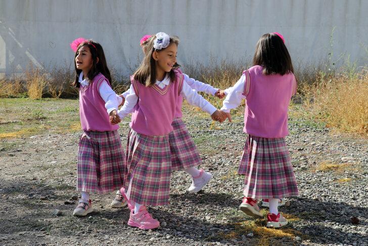 Ağrılı beşiz kızlar okullu oldu G4