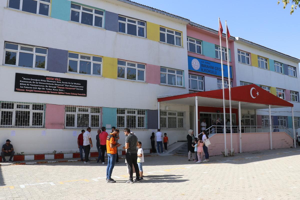 Kars, Ağrı ve Tunceli'deki okullarda uyum eğitimi başladı