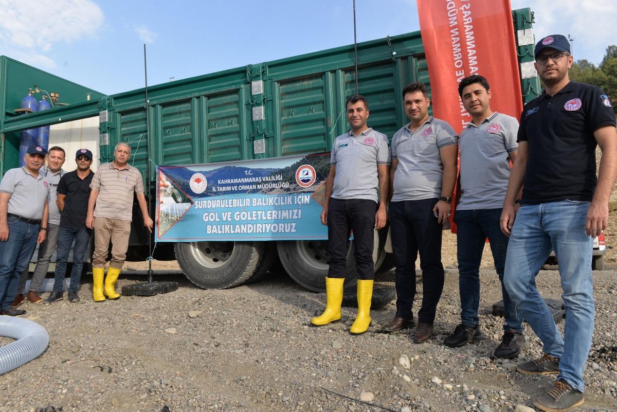 Kahramanmaraş'ta baraj ve g&ouml;letlere 1 milyon 489 bin sazan yavrusu bırakıldı
