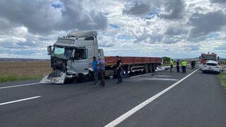 Tekirdağ'da tırla otomobil çarpıştı, bir kişi öldü, bir kişi yaralandı