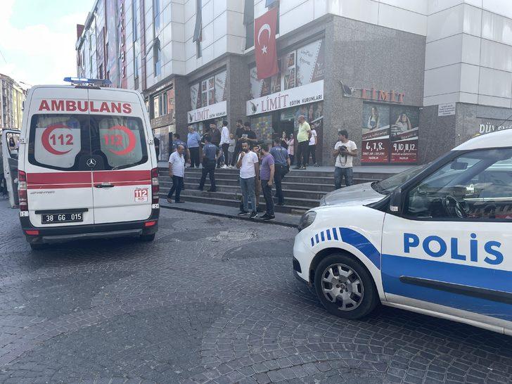 Kayseri'de kız arkadaşını darbeden gence engel olmak isteyen kişi bıçakla yaralandı G2