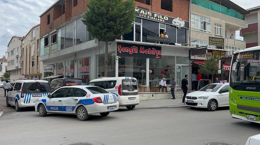 Kocaeli'de çıkan silahlı kavgada kahvehane işletmecisi iki kardeş yaralandı
