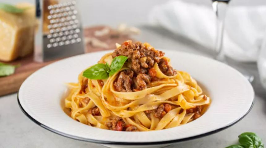 Makarnaya en çok yakışan sos: Bolonez sos tarifi! Bolonez sos nasıl yapılır?