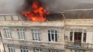 Son Dakika: Beyoğlu'nda 5 katlı binada korkutan yangın