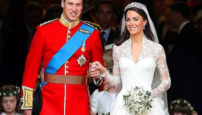 İngiliz Kraliyet ailesini anlatan The Crown dizisi yeni sezona hazır! Prens William ve Kate Middleton’u canlandıracak isimler belli oldu