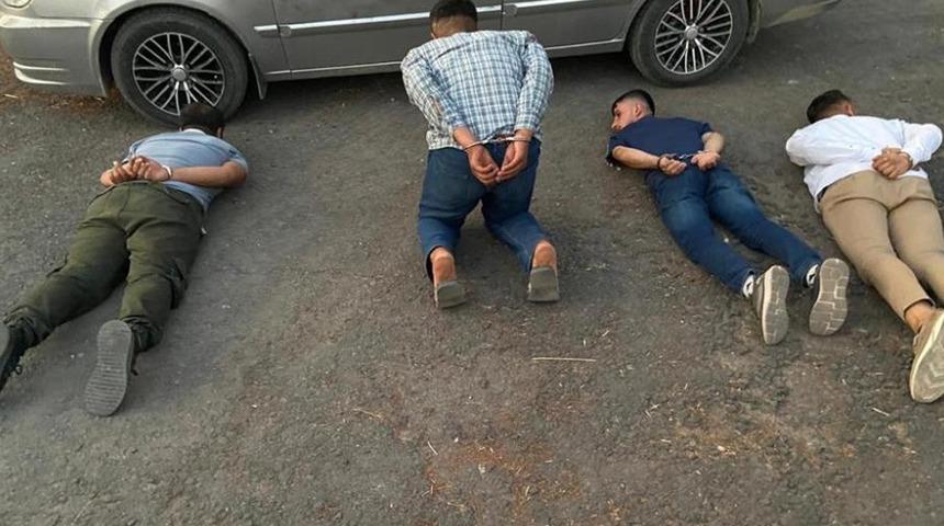 Eylem hazırlığındaki ter&ouml;ristler Diyarbakır'da yakalandı! Aramada &ccedil;ıkanlar şoke etti