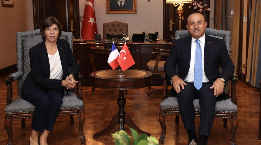 Dışişleri Bakanı Çavuşoğlu'ndan Macron'un sözlerine tepki: "Açıklamaları talihsiz"