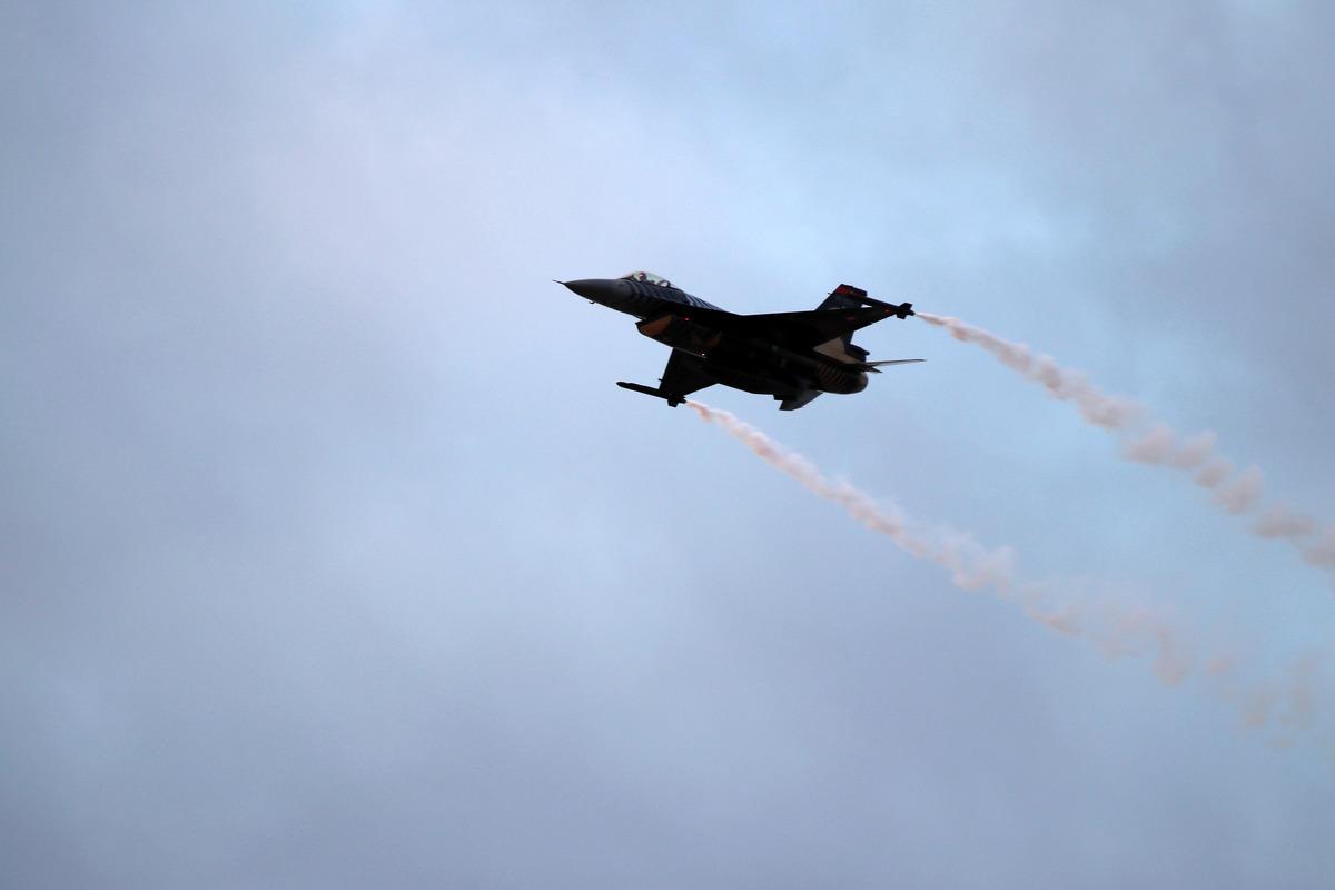 SOLOT&Uuml;RK Manisa'da prova u&ccedil;uşu yaptı