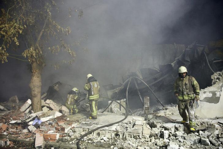 GÜNCELLEME 2 - Silivri'de elektrikli ev aletleri fabrikasındaki yangın söndürüldü G5