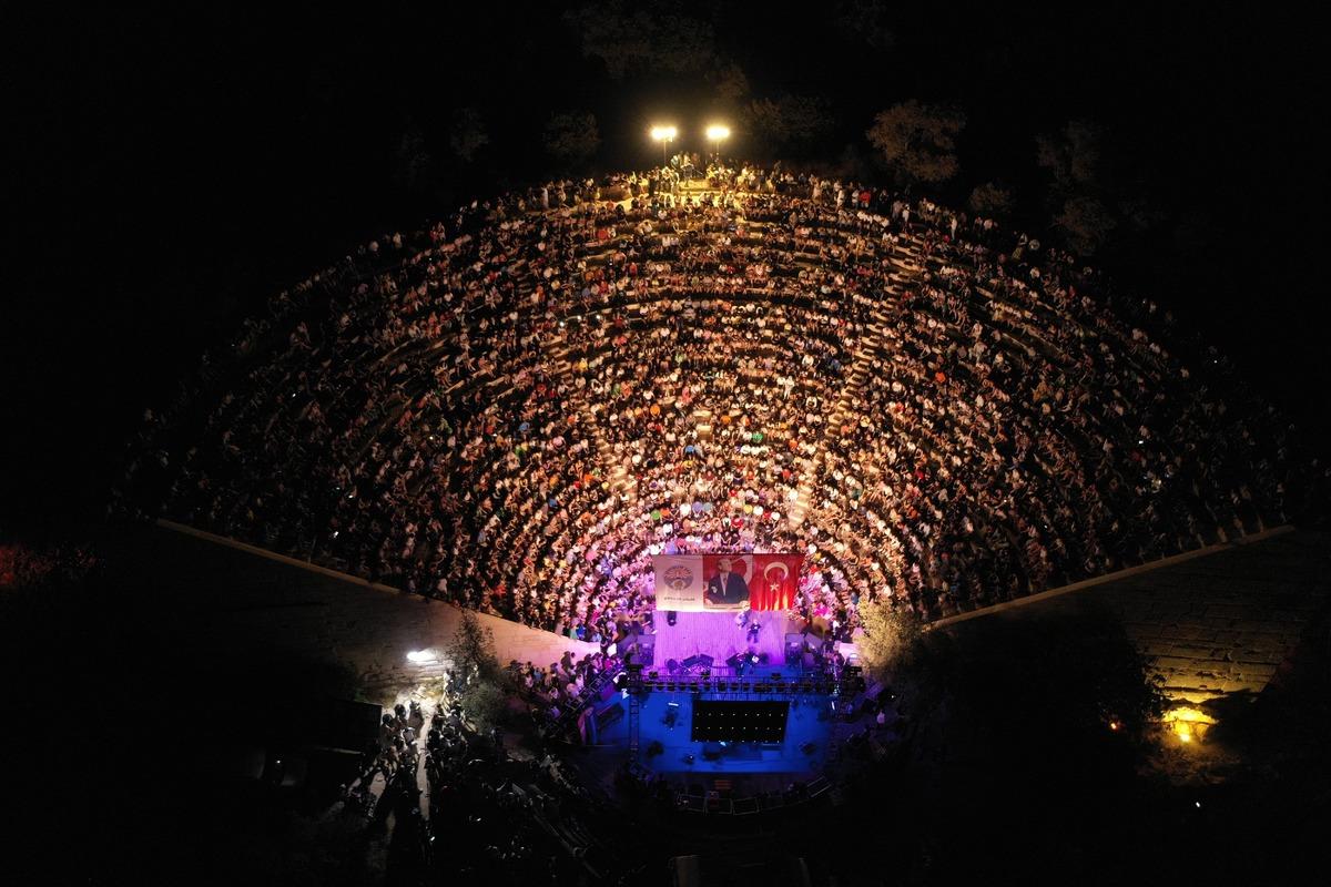 Kaş Gen&ccedil;lik Festivali başladı