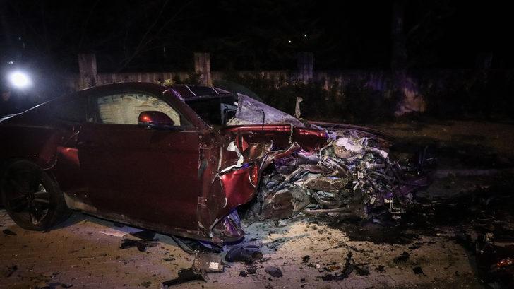 Bursa'da kamyonet ile otomobilin çarpıştığı kazada 1 kişi öldü G3