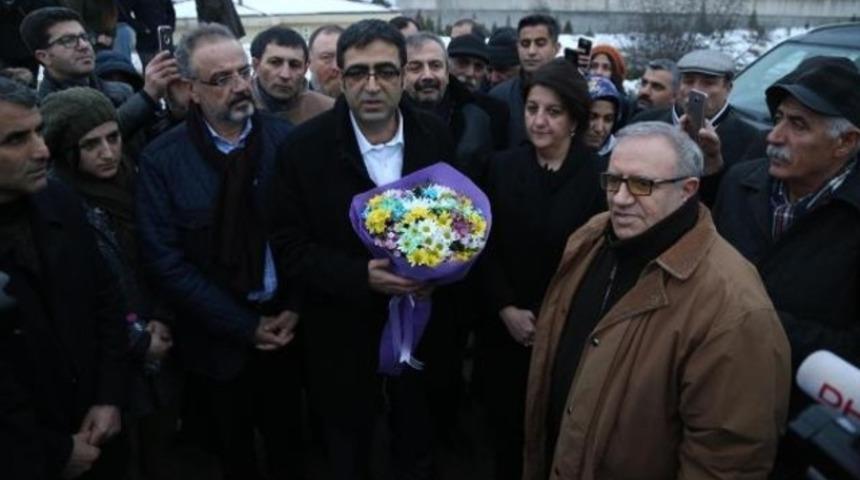 İdris Baluken cezaevinden çıktı